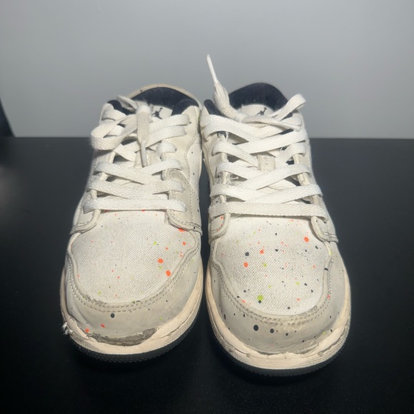 Size 6 - Jordan 1 Low Brushstroke Swoosh - Paint Splatter - Picture 6 of 7